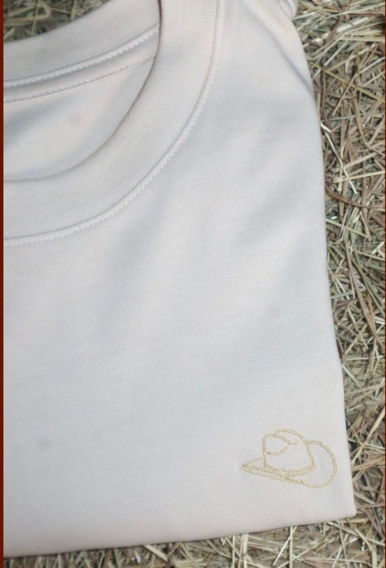 Camiseta Sombrero Dorado